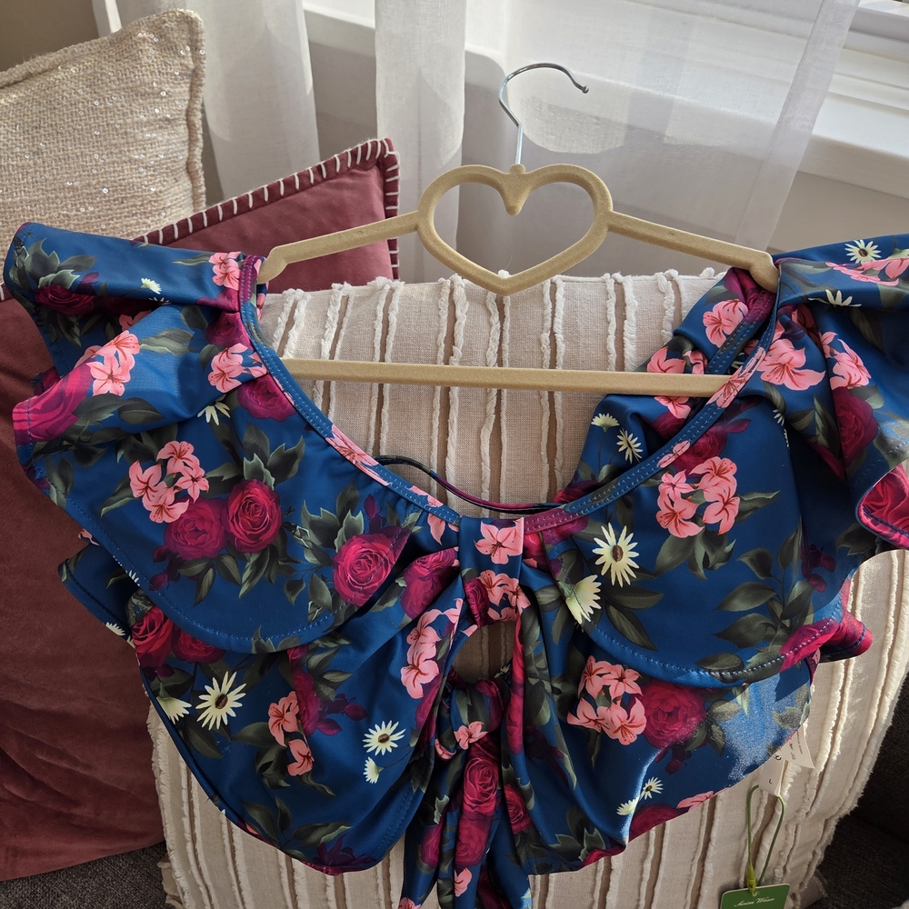 **NWT Peddney Floral 2- Piece swinsuit. ** - Picture 4 of 10